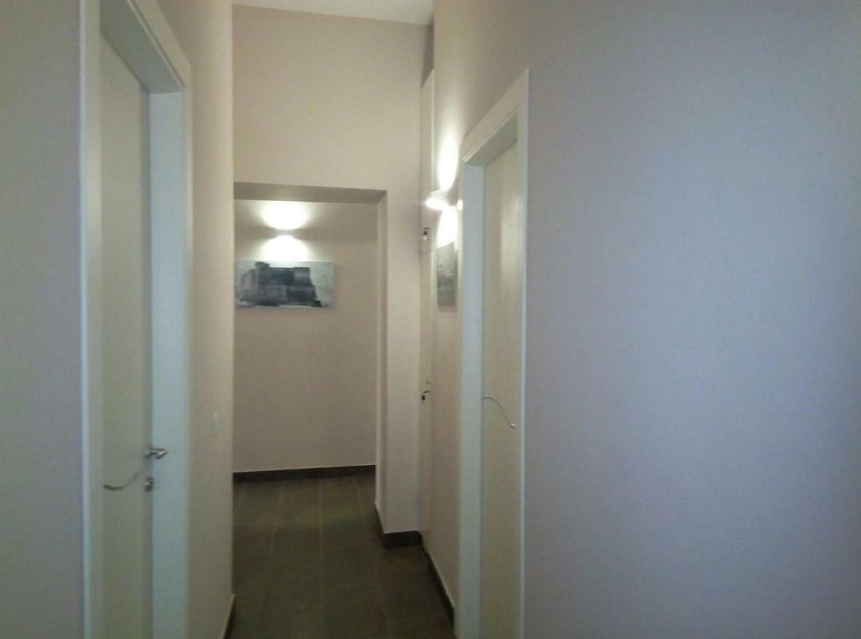 Gradoni Di Chiaia Twenty Three Bed & Breakfast Napoli Dış mekan fotoğraf
