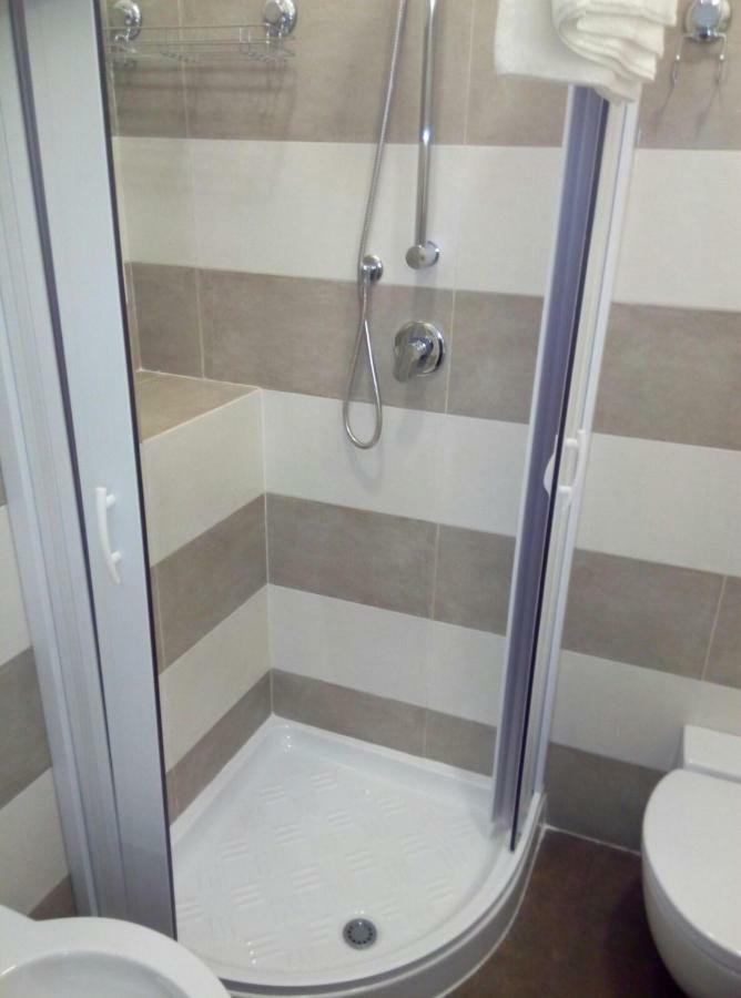 Gradoni Di Chiaia Twenty Three Bed & Breakfast Napoli Dış mekan fotoğraf