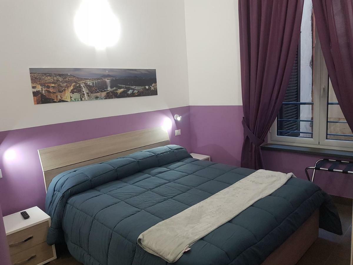 Gradoni Di Chiaia Twenty Three Bed & Breakfast Napoli Dış mekan fotoğraf