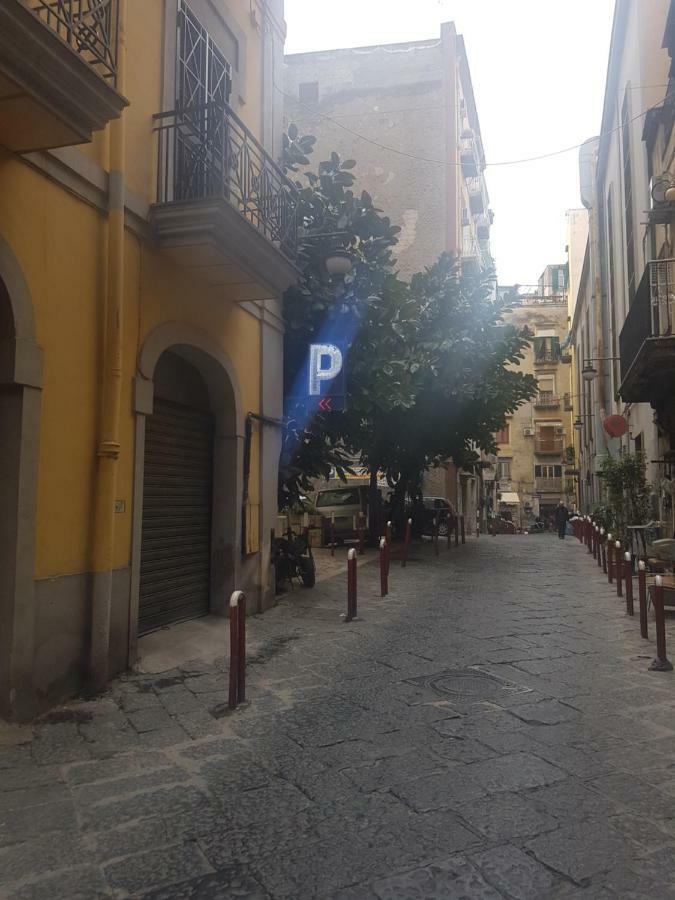 Gradoni Di Chiaia Twenty Three Bed & Breakfast Napoli Dış mekan fotoğraf