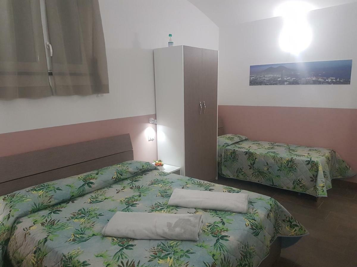 Gradoni Di Chiaia Twenty Three Bed & Breakfast Napoli Dış mekan fotoğraf